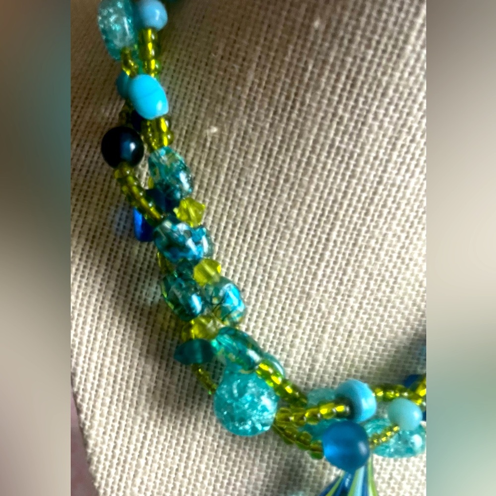Statement Necklace/ muti strand twistable glass beaded of lime green and blue - Picture 5 of 6